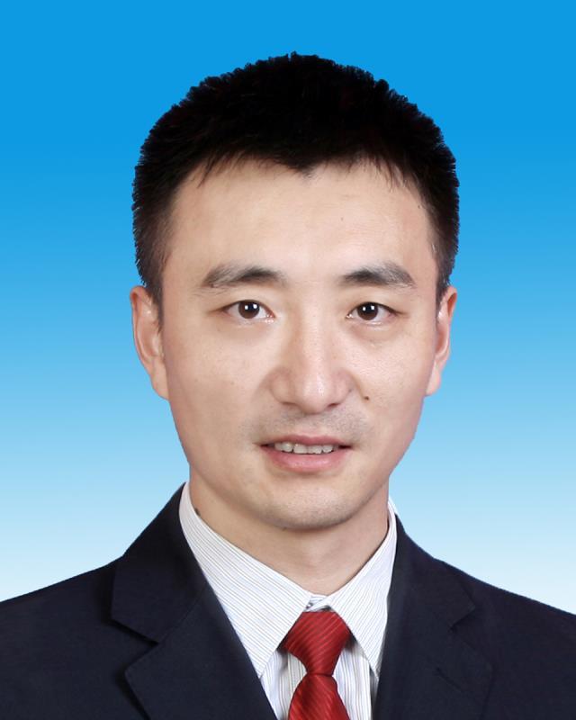 何伟.jpg